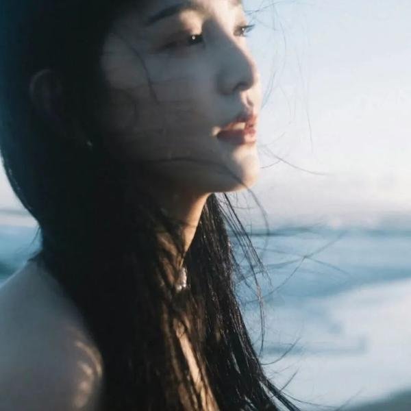 这个丑陋又美丽的世界封面